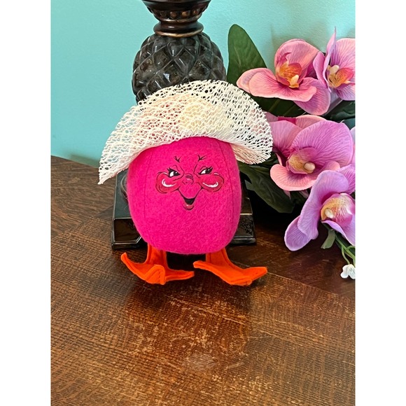 Annalee Pink Easter Egg with Easter Bonnet Posable Hot Pink Egg with Webbed Feet - Picture 1 of 9